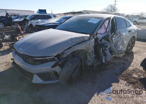 2025 Kia K5 Gt-Line z USA, uszkodzony, nr VIN KNAG64J78S5297988